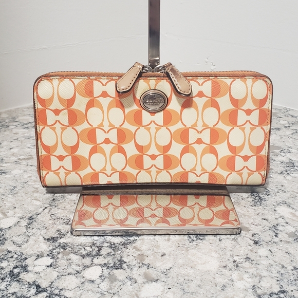 Coach Peyton East West Dream C Double Zip Orange Long Wallet - Picture 1 of 12